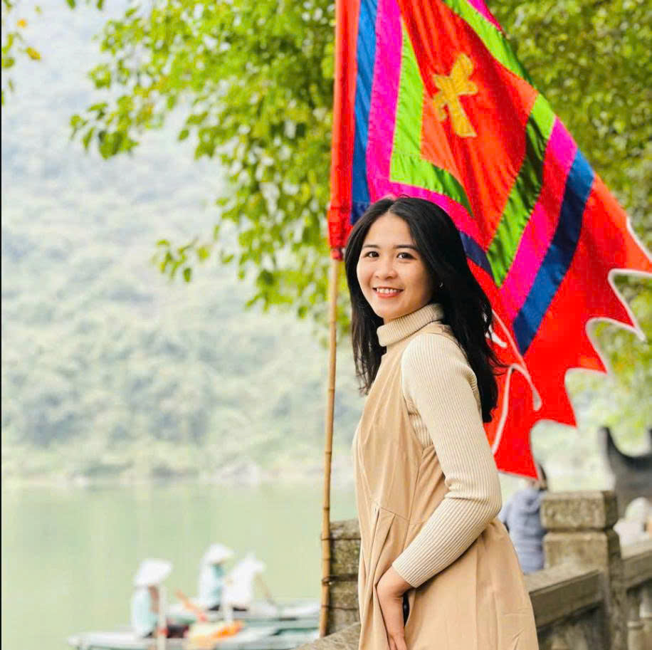 LA THỊ PHỤNG TIÊN